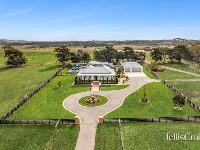 An estate of distinction in Barrabool's hills