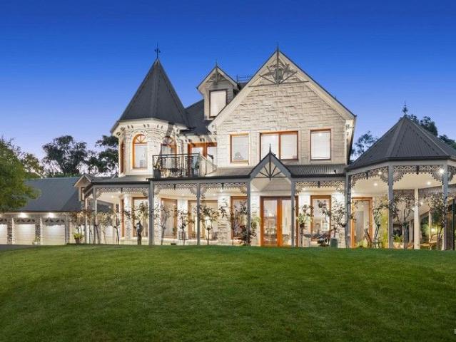 An estate worthy of a crown