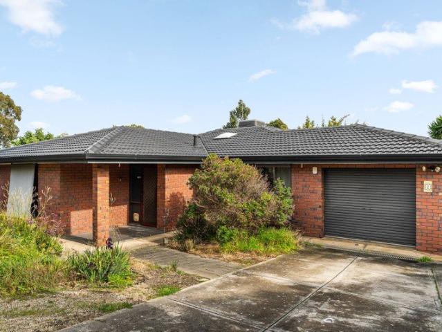 An Exceptional Three Bedroom Aberfoyle Park Haven.