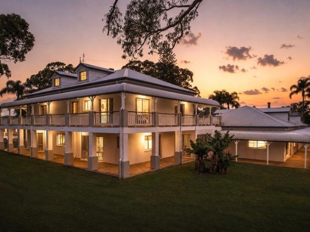 An Exceptional Acreage Residence of Grandeur, Leisure and Endless Possibility