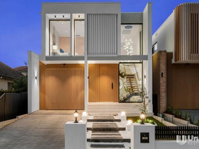 An Exceptional Brand New Free Standing Residence | Contemporary Elegance & Effortless Living