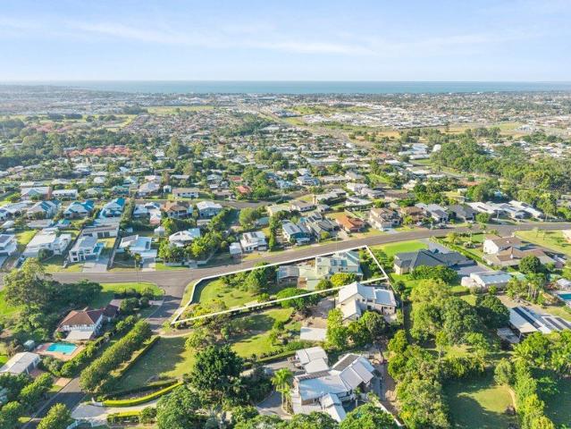 AN EXCEPTIONAL COASTAL ESTATE OF SPACE, LIGHT AND PRESTIGE