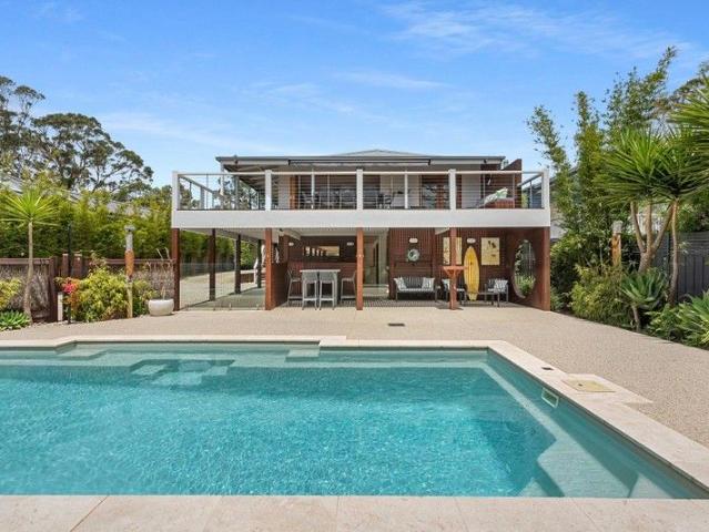 An exceptional family entertainer close to the beach with a restful, rural outlook
