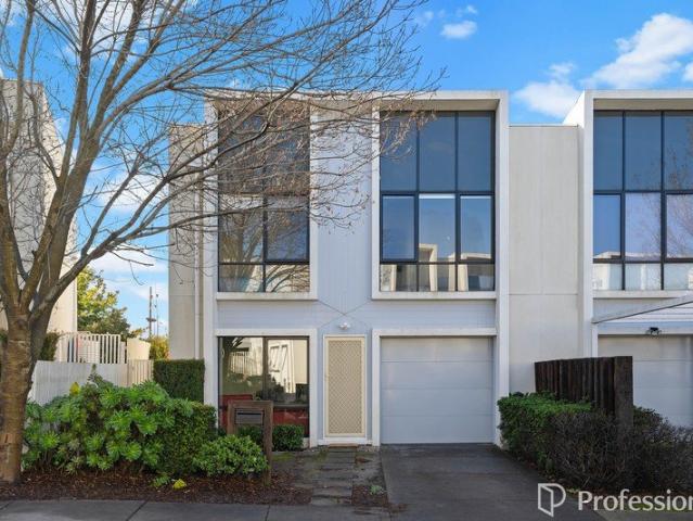 An Exceptional Family Lifestyle in a High Demand University Precinct with Strong Growth Potentially!