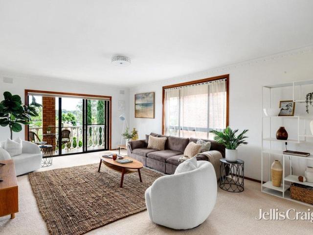 An Exceptional Family Lifestyle in A Highly Sought After Pocket