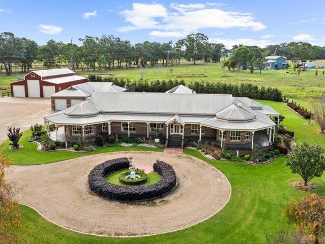 An Exceptional Gippsland Lifestyle Estate on 21 Acres