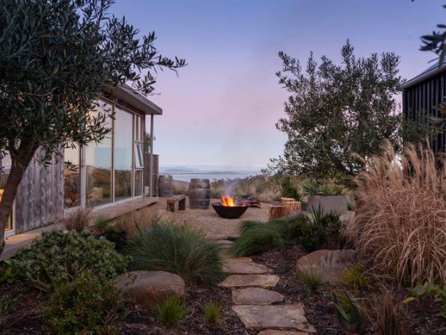 Where the wild beauty of Kunanyi meets the art of living well