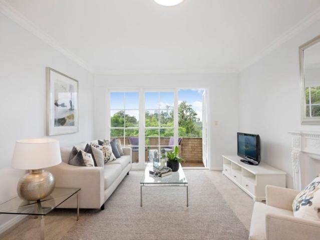An exceptional lifestyle apartment set well back and accessed via quiet Bayswater Road