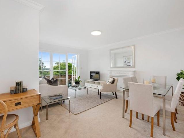 An exceptional lifestyle apartment set well back and accessed via quiet Bayswater Road