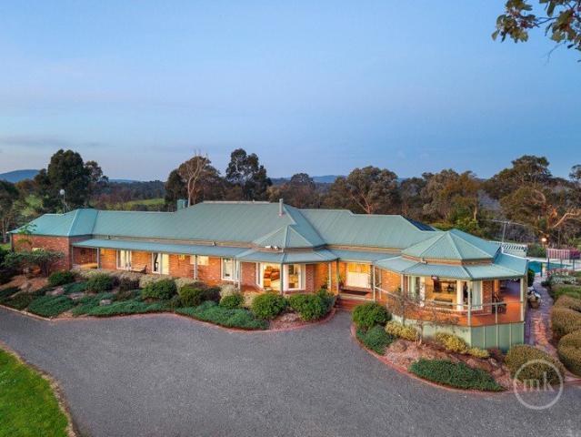 An Exceptional Lifestyle Estate with Space, Privacy & Prestige