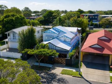 Flexible Dual Living Opportunity in Blue Chip Hamilton!