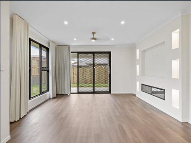 An Exceptional Residence of Refined Luxury & Contemporary Elegance – Mount Kynoch