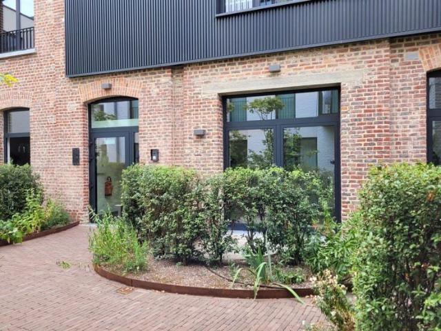 An exceptional studio not to be missed!