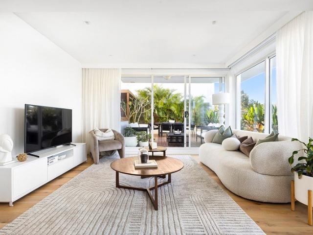 An Exceptionally Rare Whole Floor Residence + Separate Studio on 281sqm only 250m to Coogee Beach