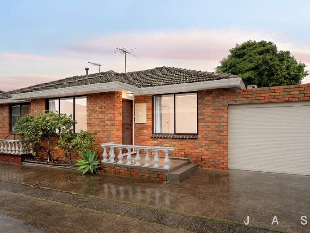 An Exciting Entry To Coveted West Footscray Living