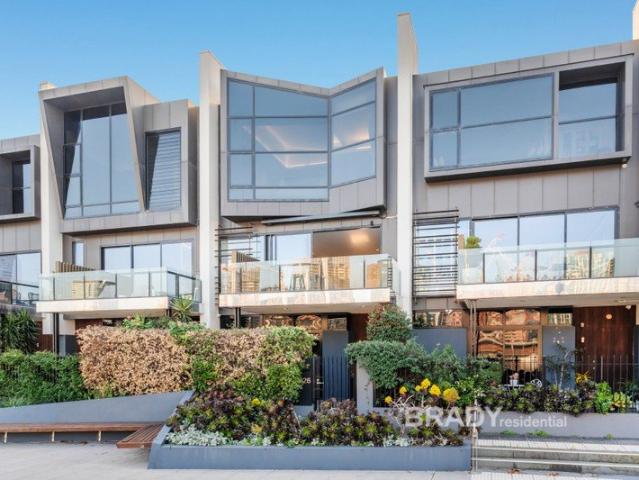 AN EXCLUSIVE FULLY FURNISHED WATERFRONT RESIDENCE ON VICTORIA HARBOUR
