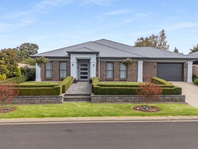 An executive home of grand proportions