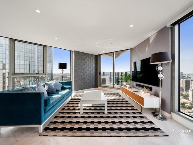 An Expanded Penthouse with Extraordinary Vistas