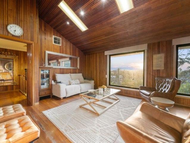 AN EXPANSIVE OASIS THAT'S TRULY TIMELESS ON 909sqm approx