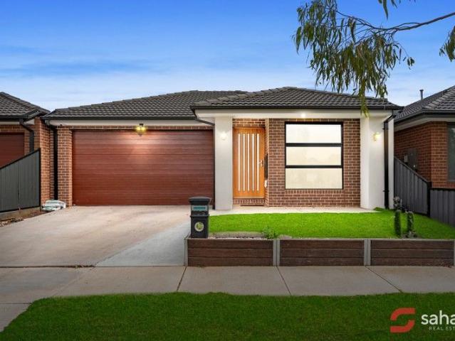 An Exquisite Family Home in the New Gate Estate!