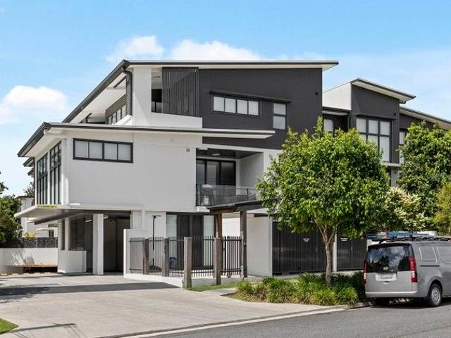 An Exquisite Inner City Sanctuary: A Refined Brisbane Lifestyle Awaits