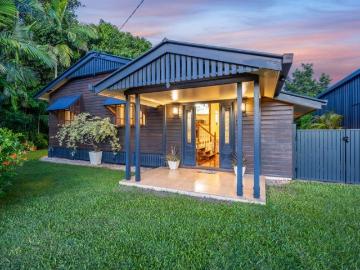An Exquisite Timber Sanctuary, a 300m Stroll to the Ocean