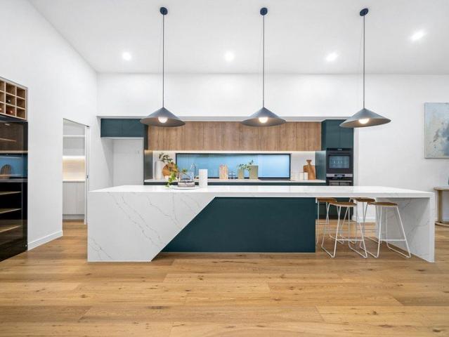 An Extraordinary Newly Built 355m²* Bayside Home