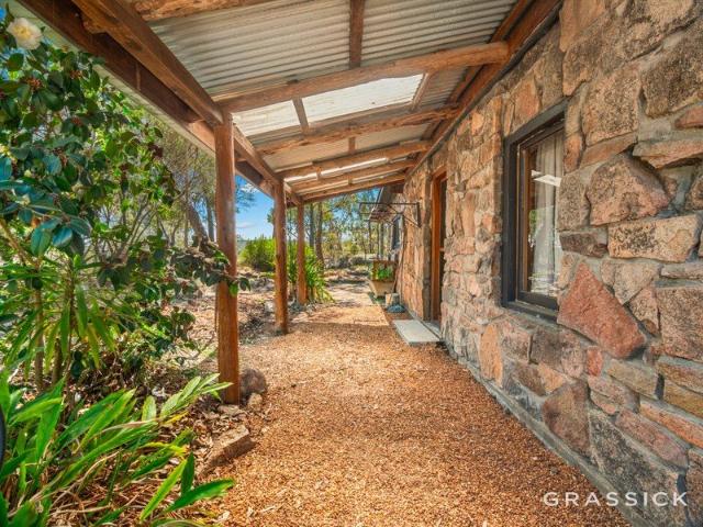 An Extraordinary Off Grid Sanctuary on 42.2 Hectares