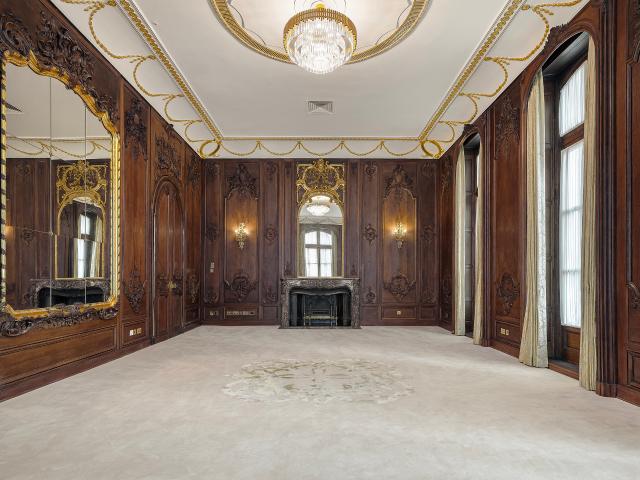An extraordinary detached mansion overlooking Belgrave Square