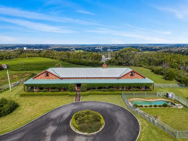 An Extraordinary Hamptons Style Estate of Grand Proportions