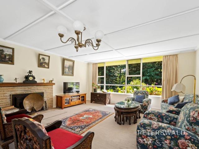 An extraordinary Sandy Bay landholding with outstanding development potential