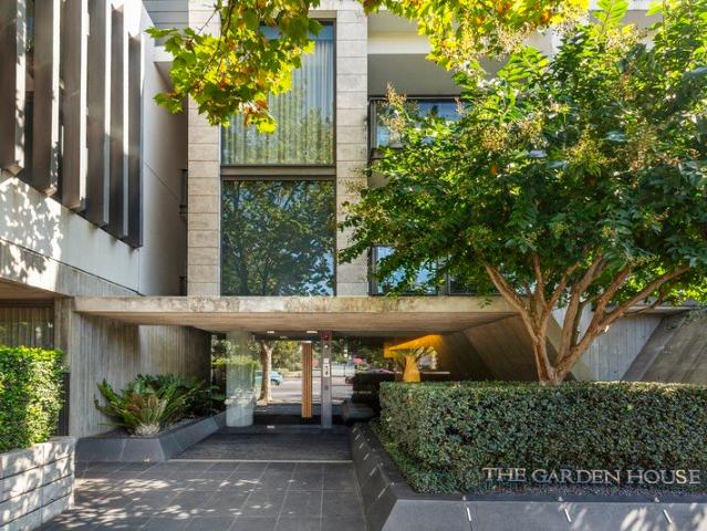 An Icon of Refined Inner City Living