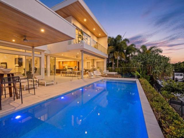 An Icon of Waterfront Luxury & Architectural Excellence