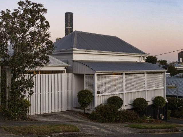 An Iconic Brisbane Cottage on One of the City's Smallest Freehold Lots