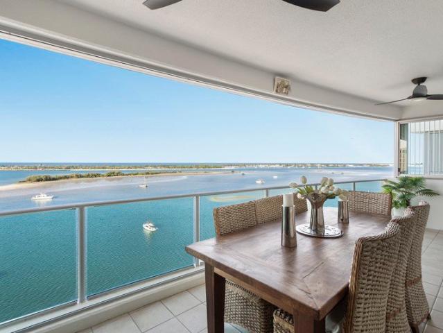 AN ICONIC GOLDEN MILE RESIDENCE WITH SPECTACULAR, UNINTERRUPTED BROADWATER VIEWS
