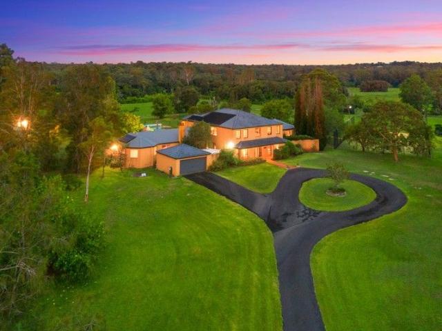 An Iconic Waterfront Estate of Scale & Serenity