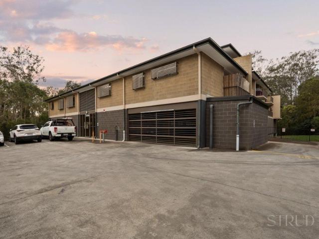 An Ideal First Home Or Even Better Investment | Comfortable Low Maintenance Living!