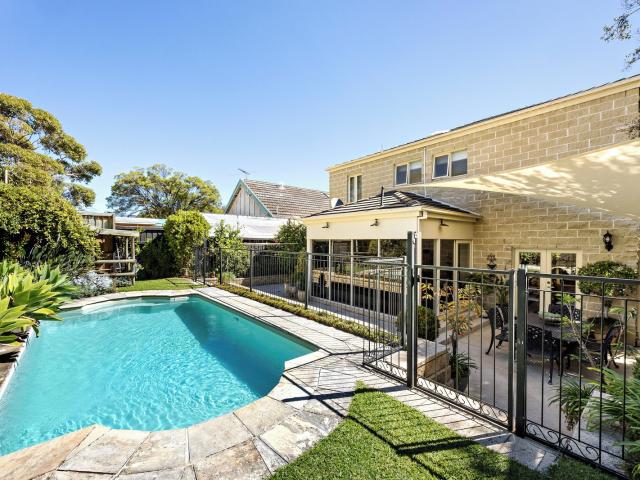 An Idyllic Lifestyle Steps to Hampton Village