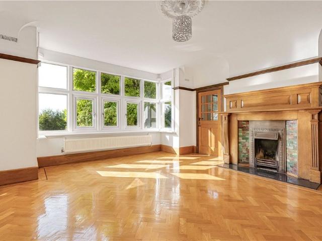 An impressive 4,805 sq ft seven bedroom detached family home with a separate 1,148 sq ft three bedroom annexe, two double garages, four stables, and a further 4.86 hectares of grazing land on Frith Hill in South Heath