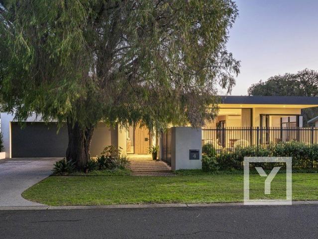 An Individually Designed Home 200m from Geographe Bay