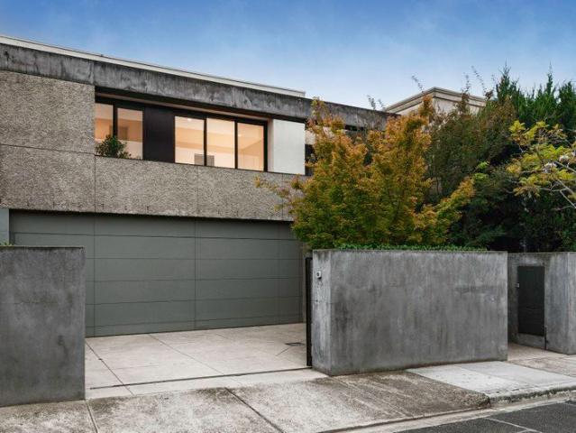An Inspired Entertainer in Toorak Village
