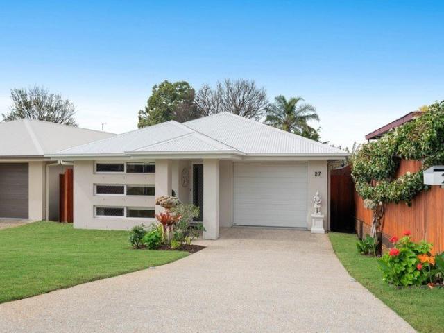AN INVITING FAMILY HOME!