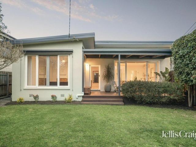 An Inviting Home with Outdoor Space to Entertain & Enjoy