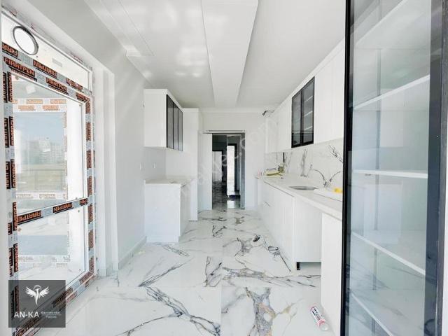 An ka'dan İstiklal'de Kiralık Sıfır 3+1 Ara Kat Daire
