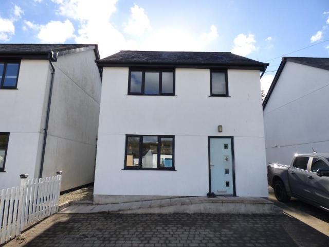 AN KRESA, 3 TRESAVEN HILL, LANNER. 3 bed house to rent £1,400 pcm £323 pw