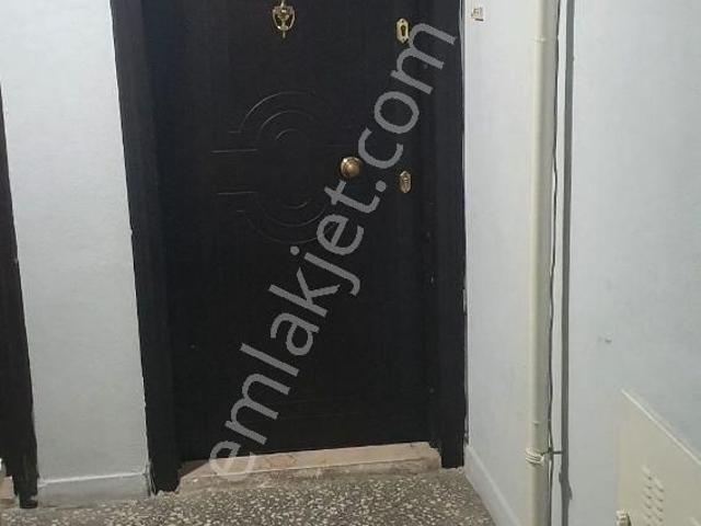 Anıl Emlaktan Atatürk Caddesinde Arakat 2+1 Satılık Daire
