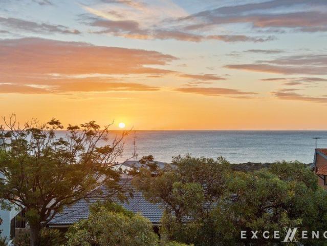 AN OCEANORAMA FROM THE MOST ARCHITECTURAL HOME IN THE WESTERN SUBURBS!