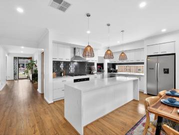 An Opportunity Not to Be Missed! Prime Location Near 200 Meter Schools, Shops & Transport