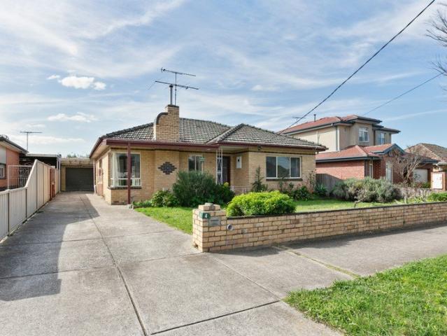 An Original Beauty With 860sqm Of Development Potential