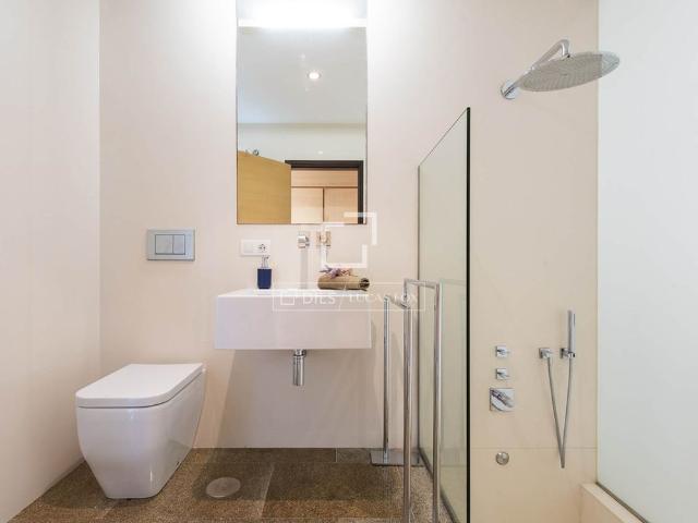 An outstanding contemporary seafront villa for rent with splendid views, located in Cangas, Pontevedra